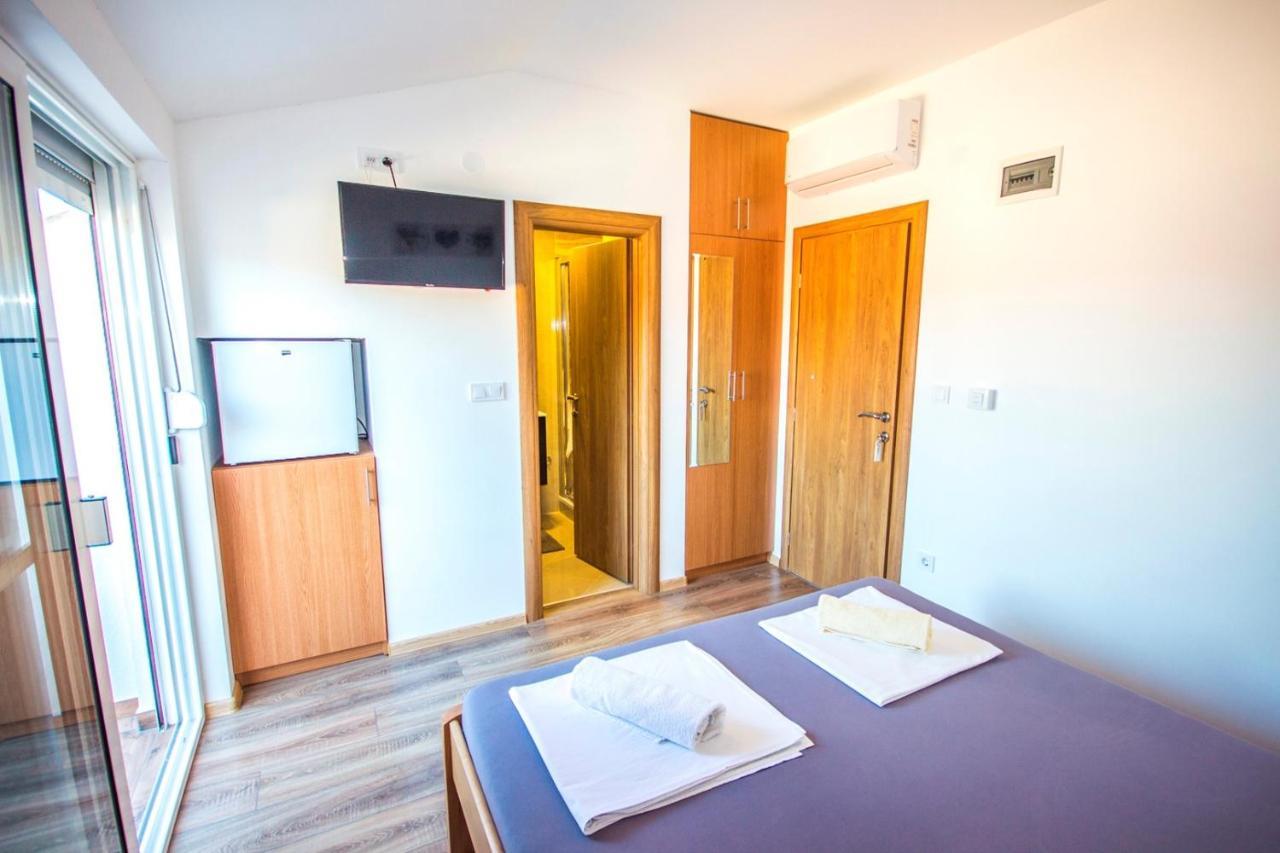 Apartments And Rooms Skalinada Murter Dış mekan fotoğraf