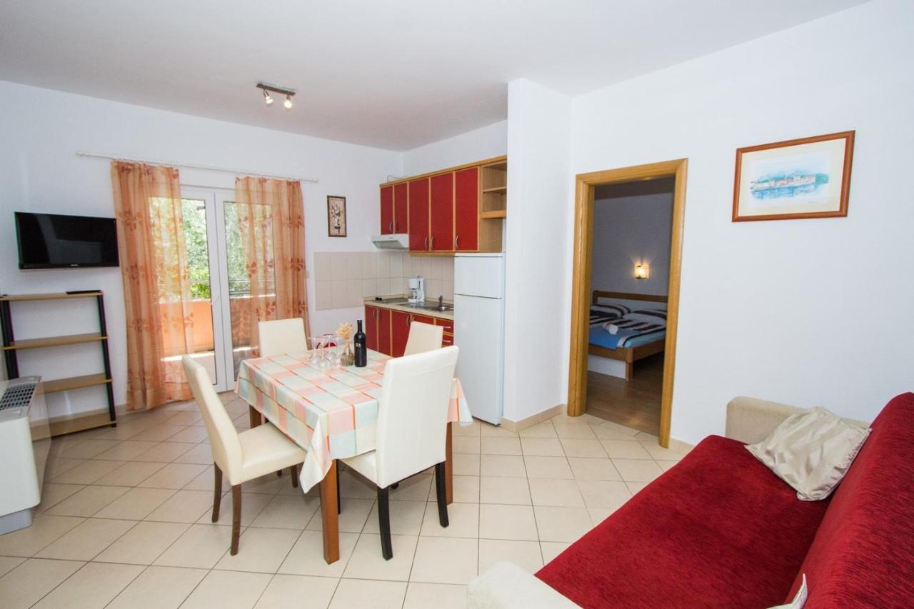 Apartments And Rooms Skalinada Murter Dış mekan fotoğraf