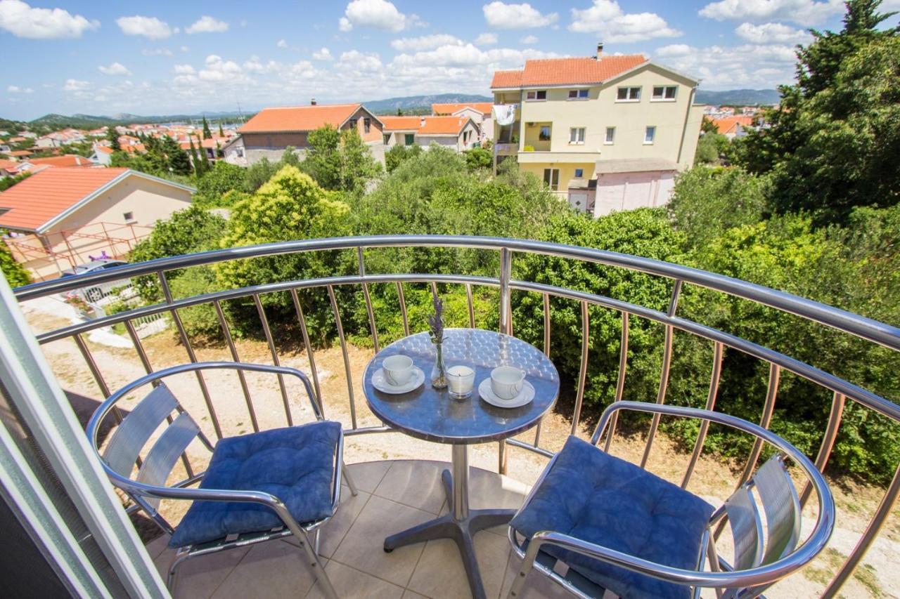 Apartments And Rooms Skalinada Murter Dış mekan fotoğraf